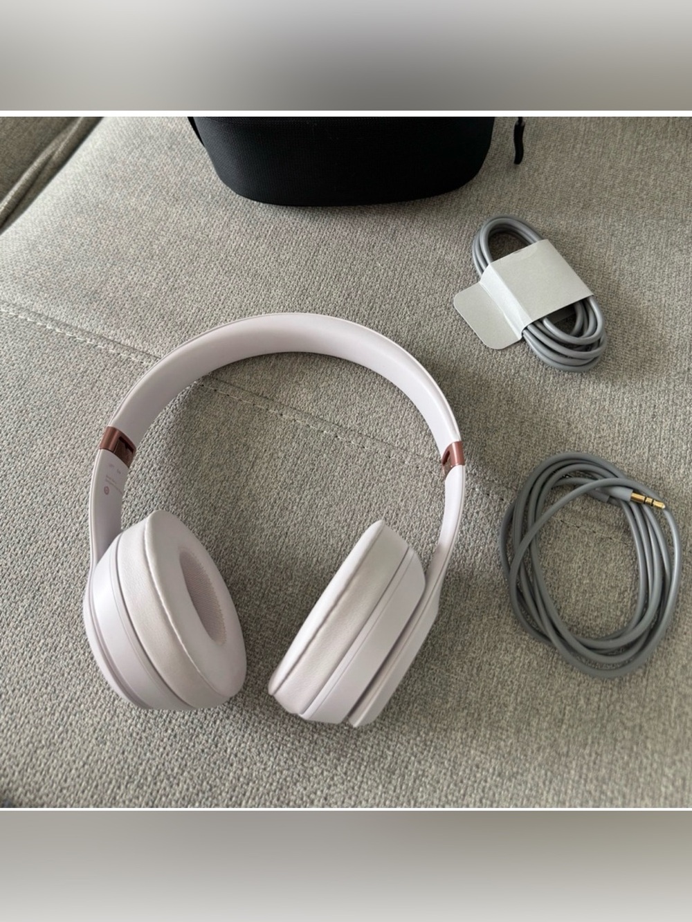 Beats Solo 4 Bluetooth Wireless On-Ear Headphones - Cloud Pink